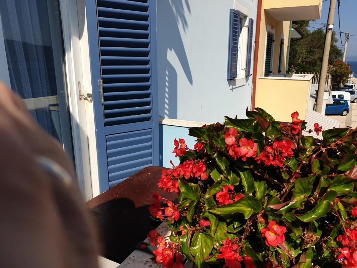 Bed and Breakfast Sobe Mamalu Valun Exterior foto