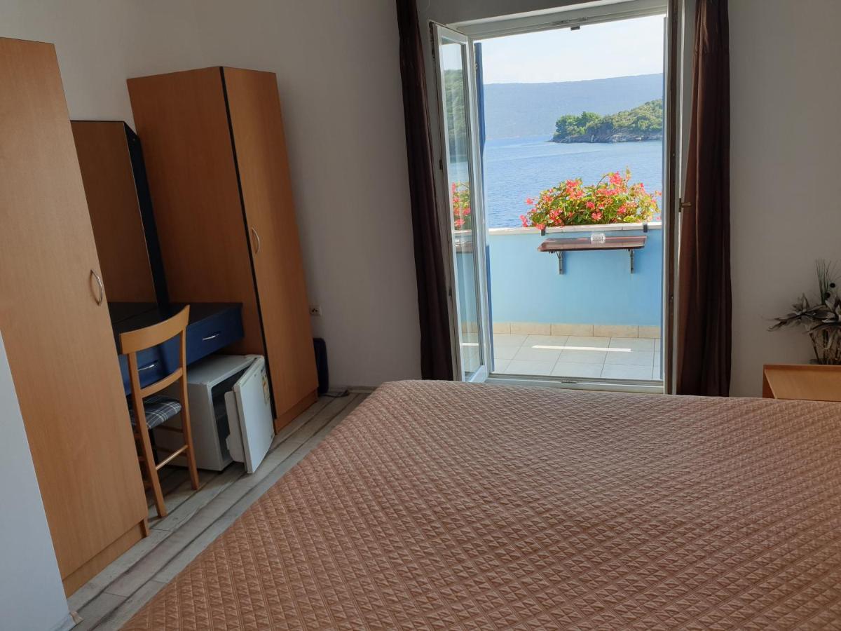 Bed and Breakfast Sobe Mamalu Valun Exterior foto