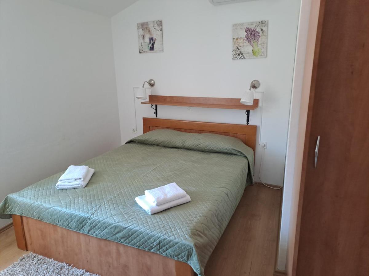 Bed and Breakfast Sobe Mamalu Valun Exterior foto