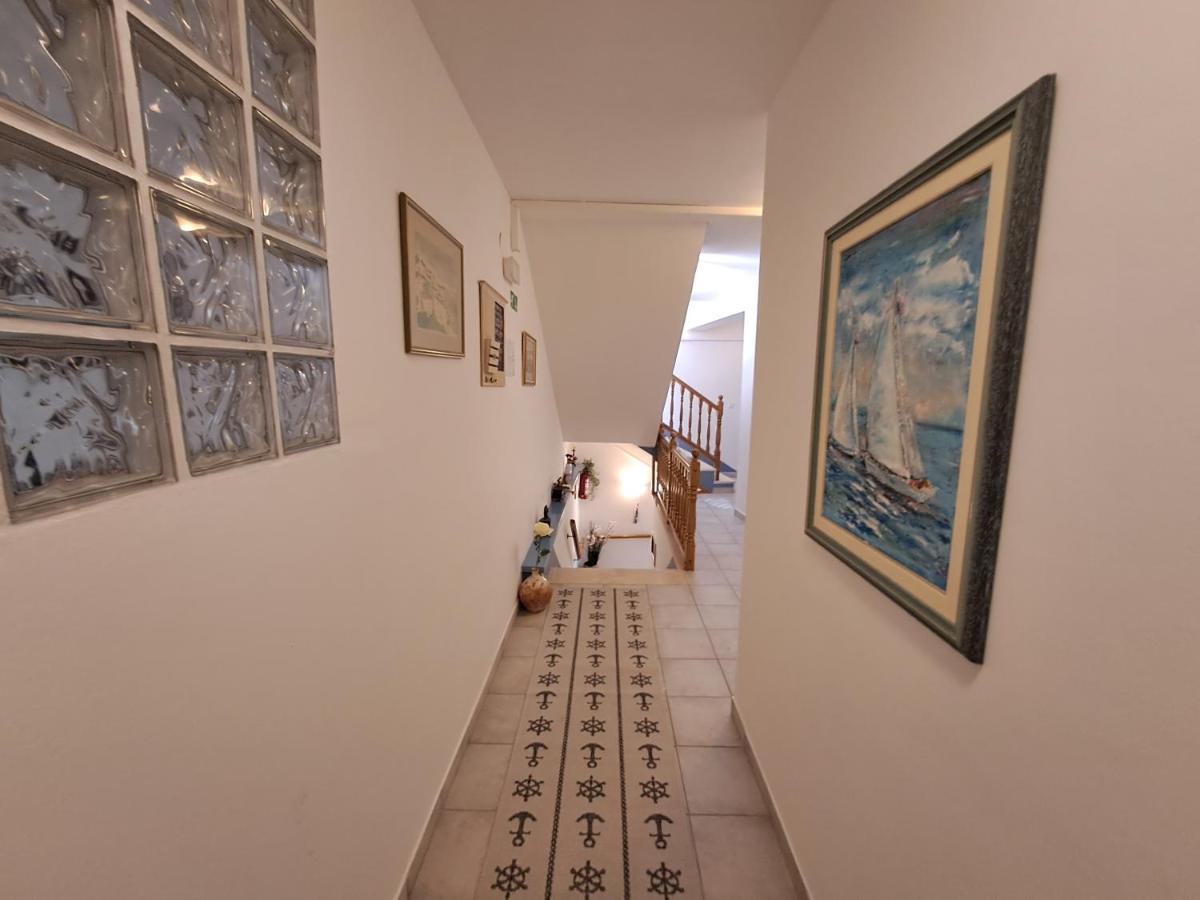 Bed and Breakfast Sobe Mamalu Valun Exterior foto