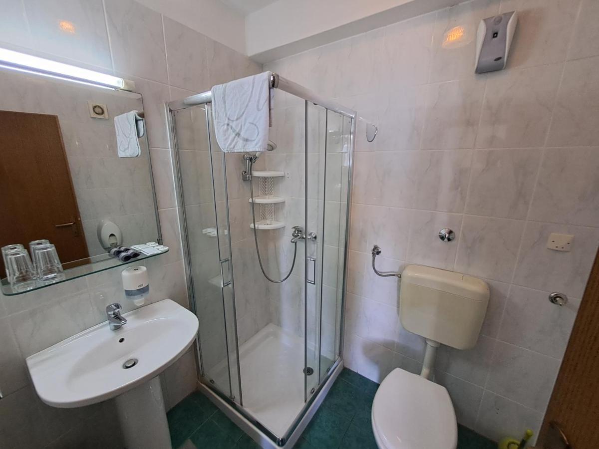 Bed and Breakfast Sobe Mamalu Valun Exterior foto