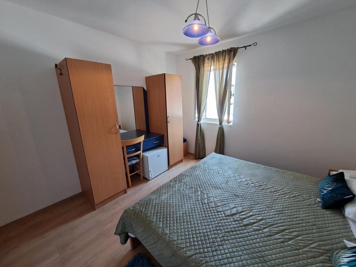 Bed and Breakfast Sobe Mamalu Valun Exterior foto