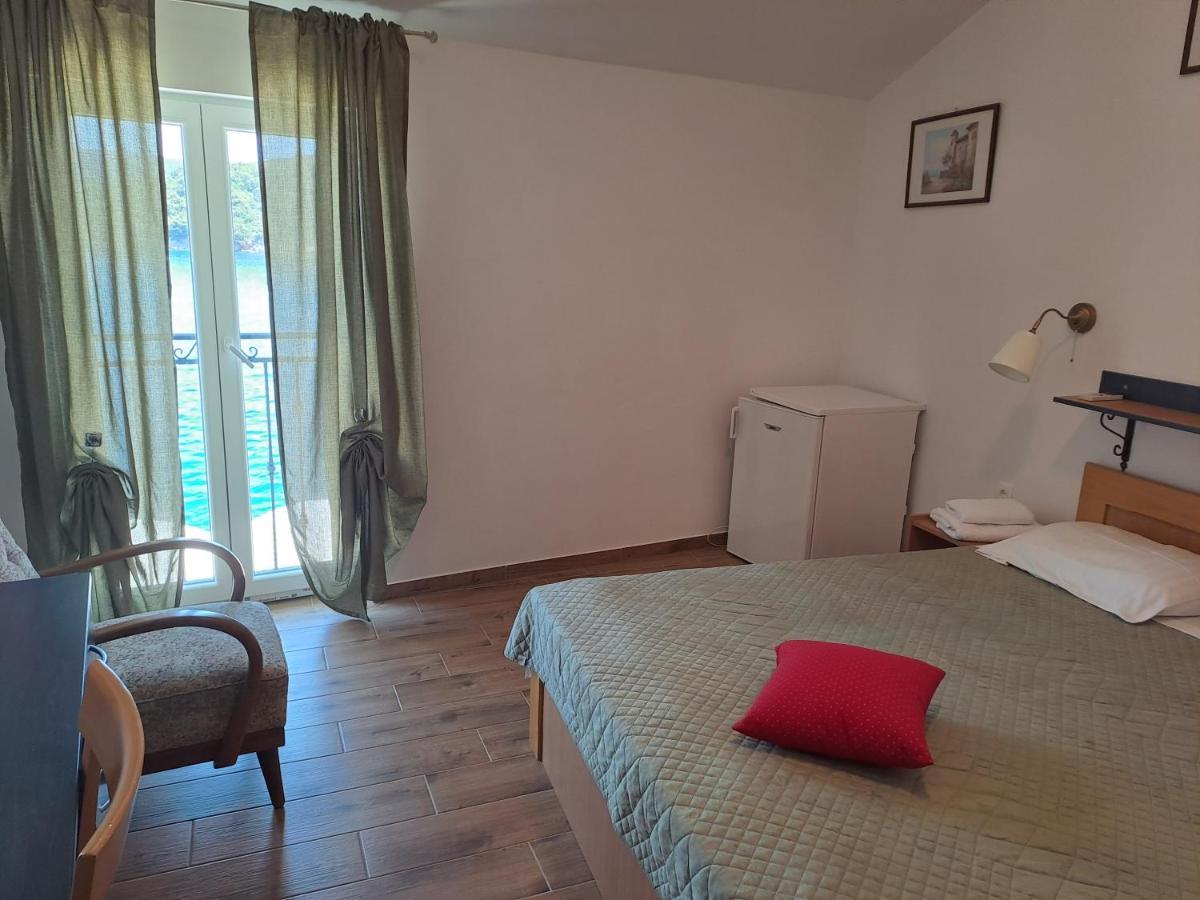 Bed and Breakfast Sobe Mamalu Valun Exterior foto