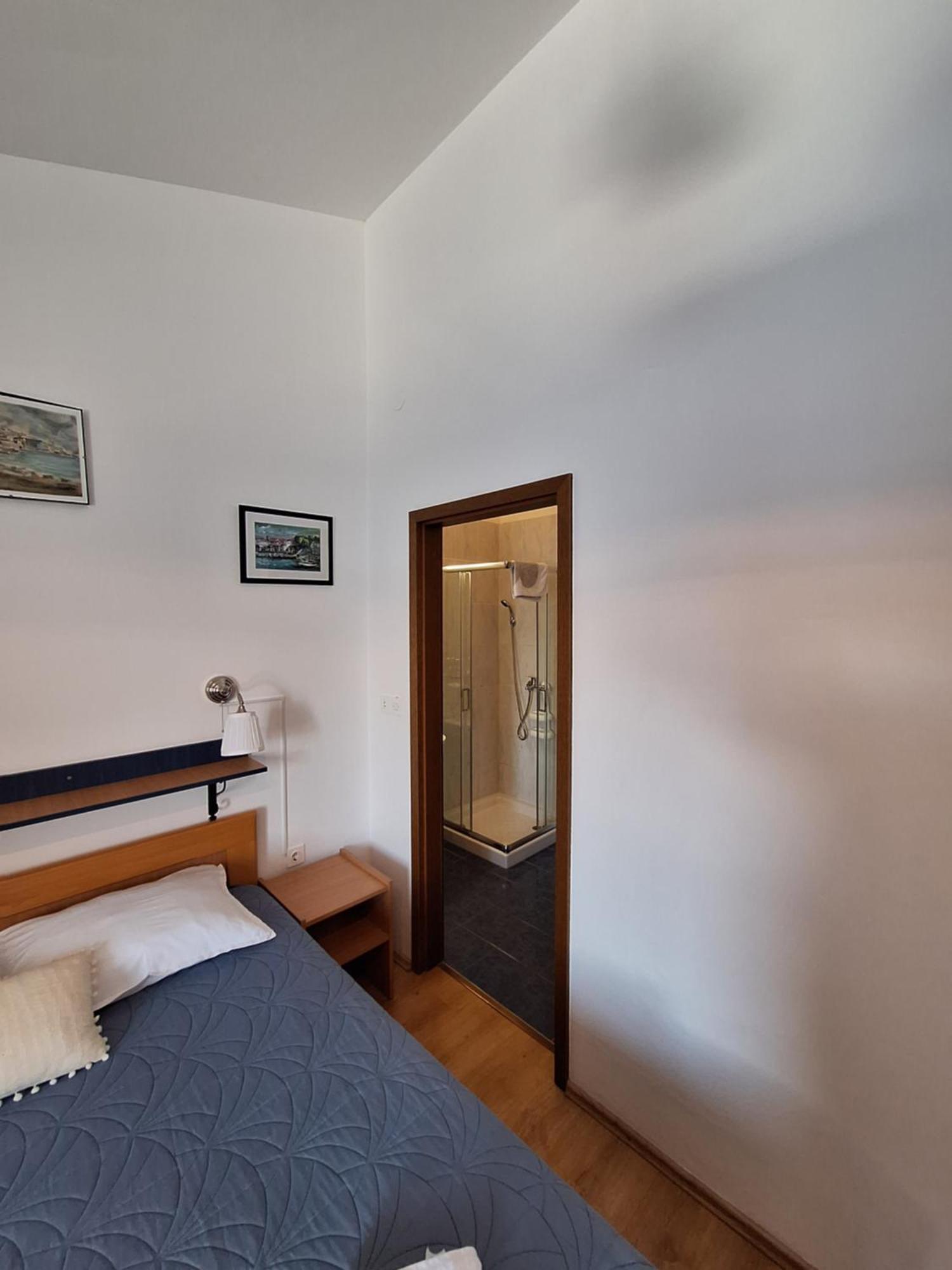 Bed and Breakfast Sobe Mamalu Valun Exterior foto