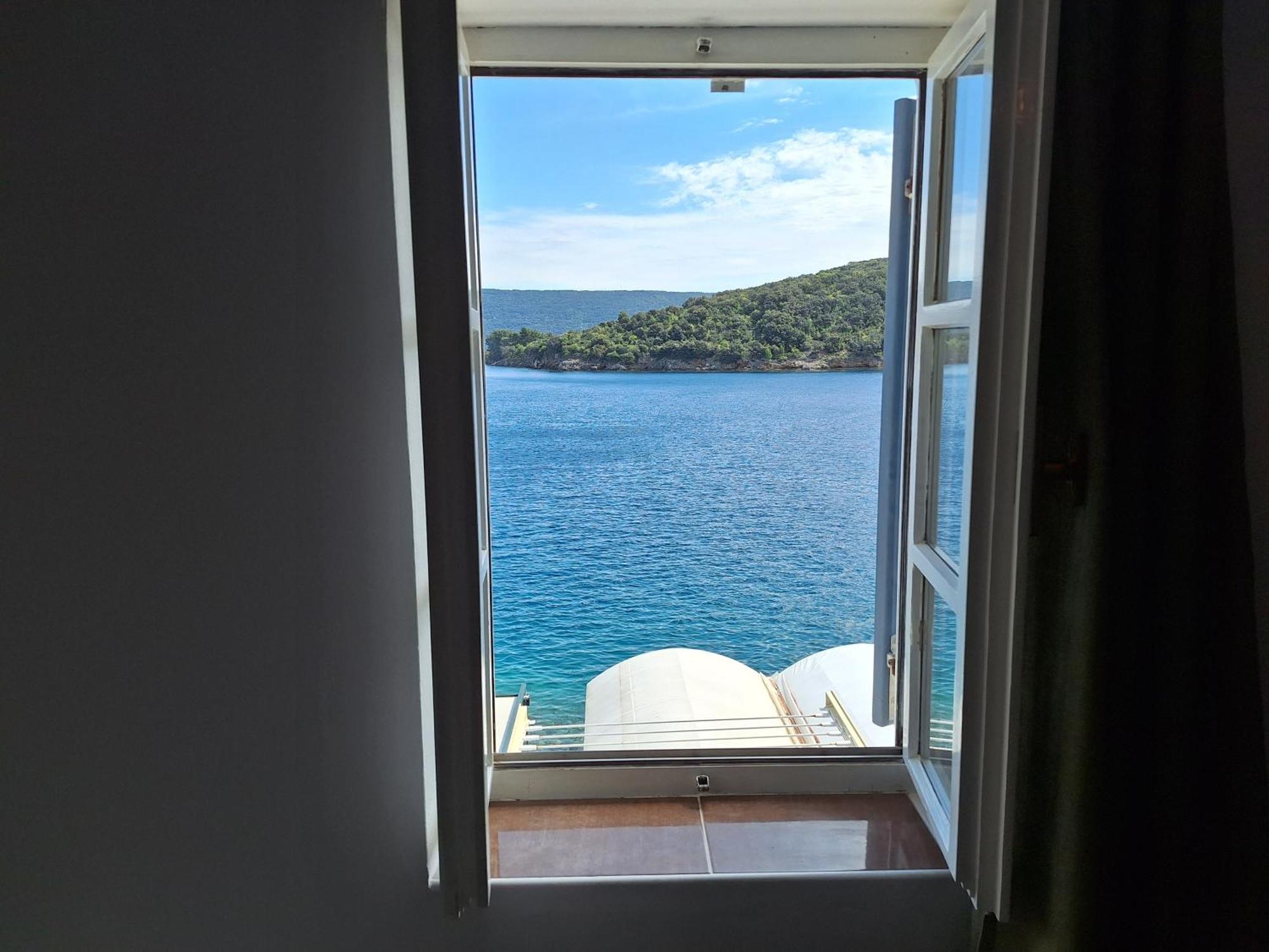 Bed and Breakfast Sobe Mamalu Valun Exterior foto