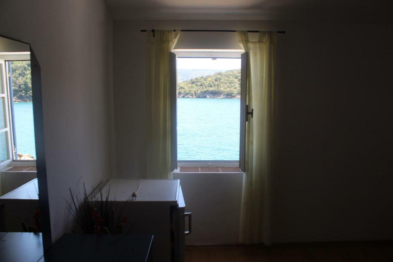 Bed and Breakfast Sobe Mamalu Valun Exterior foto